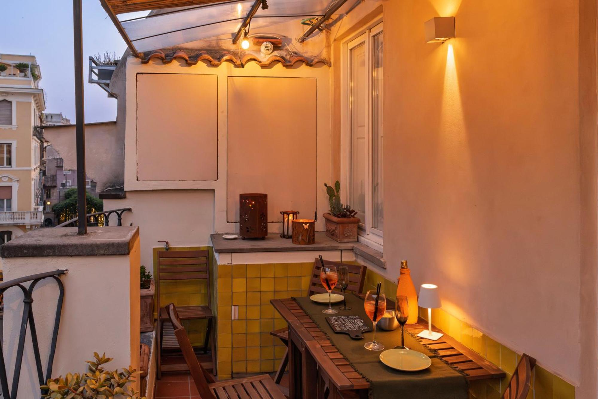 Giulia's House, Monti Appartamento