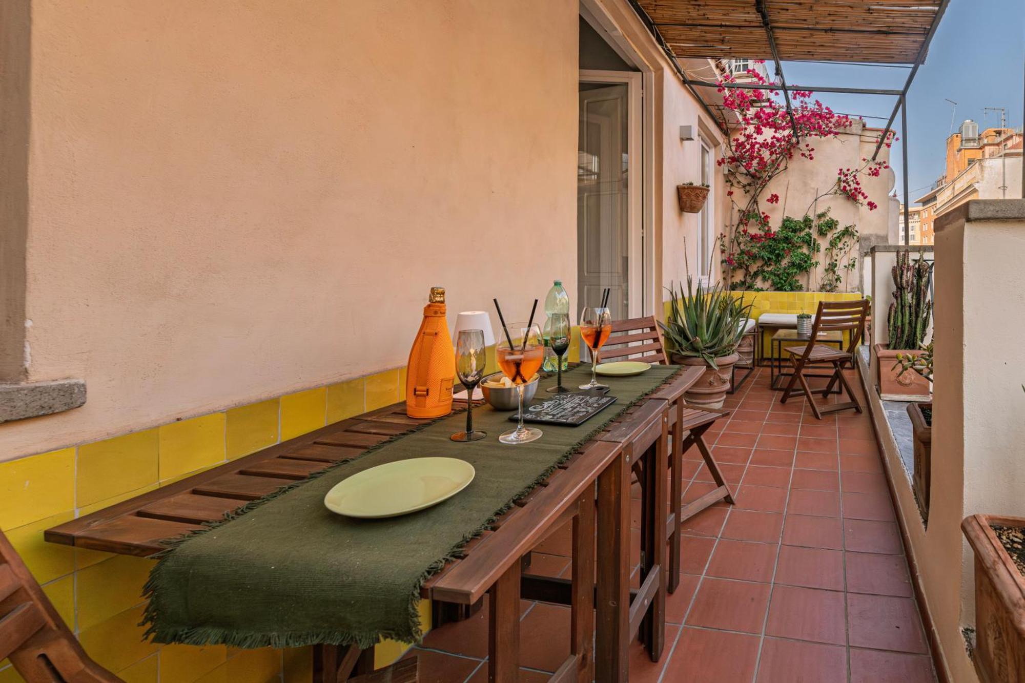 Giulia's House, Monti Appartamento